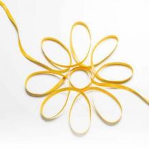 geel lintje in de vorm van een bloem