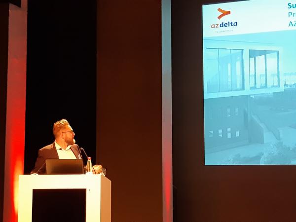 Foto dr. Martens op symposium in Gent